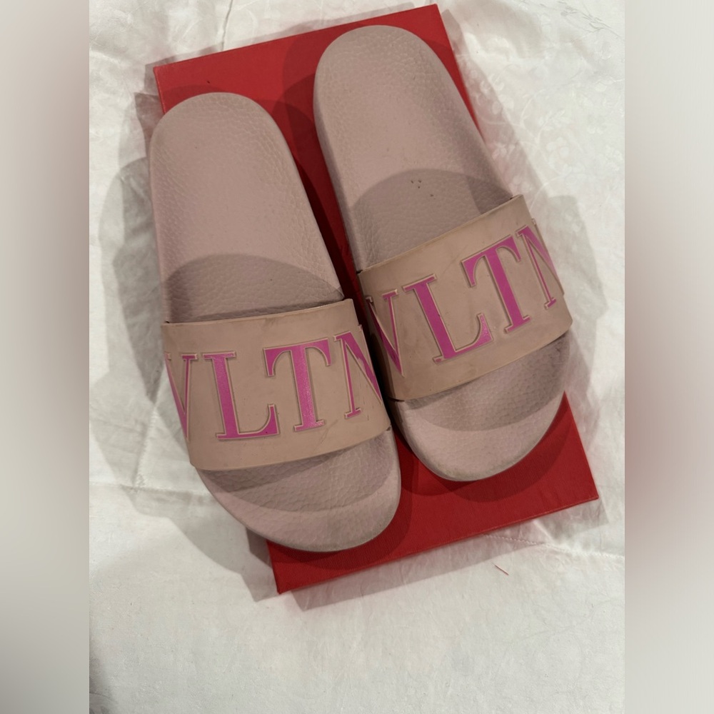 Valentino pool slides